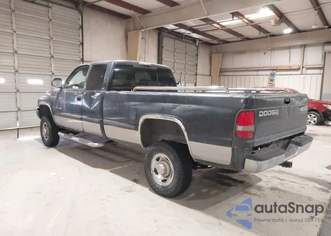 1998 Dodge Ram 2500 St z USA, uszkodzony, nr VIN 3B7KF22Z2WG162442